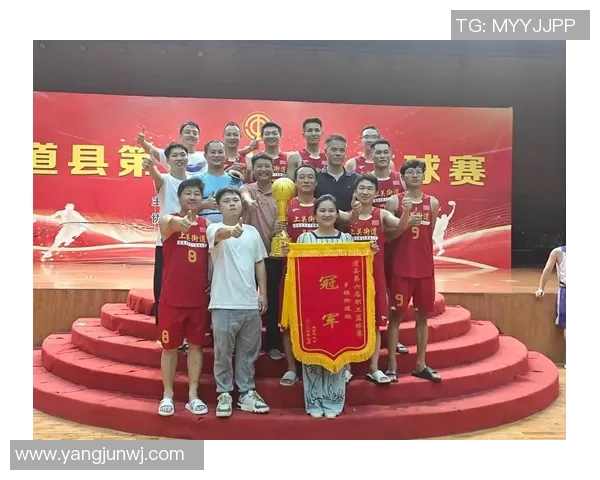 武汉篮球队总决赛精彩表现分析展现团队力量与拼搏精神